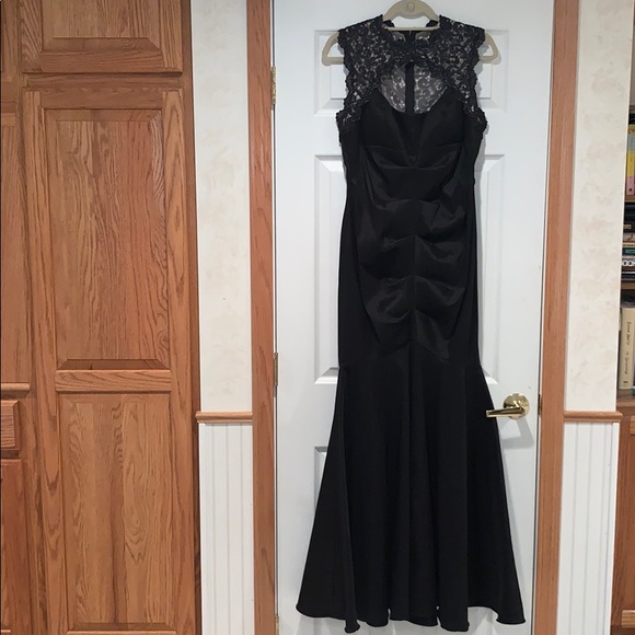 Black Lace Mermaid Style Formal Gown - Picture 2 of 6